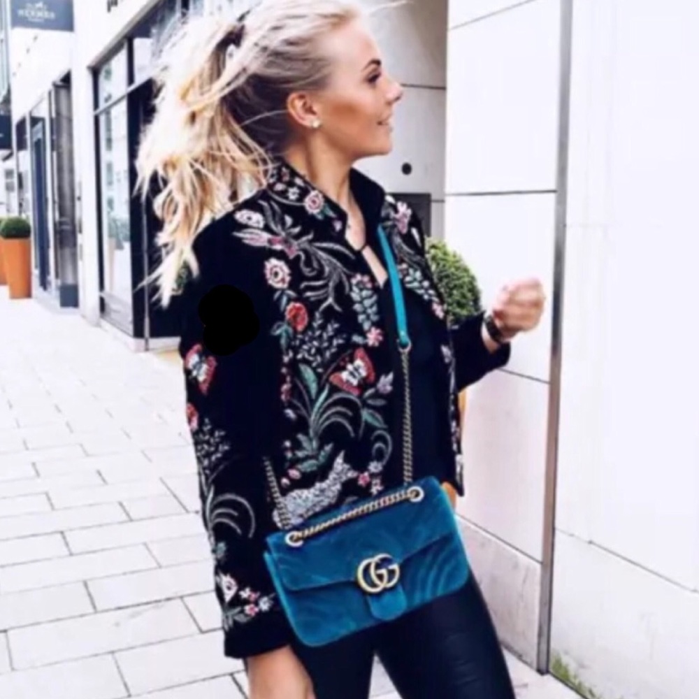 ❤️Black Velvet Floral Embroidered Coat - Picture 7 of 7